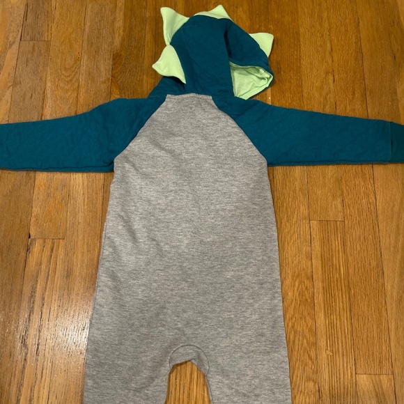 🦕 Cat & Jack Dino Hooded Romper – 24M | Like New | Zip-Up One Piece 🧸 - Picture 5 of 7